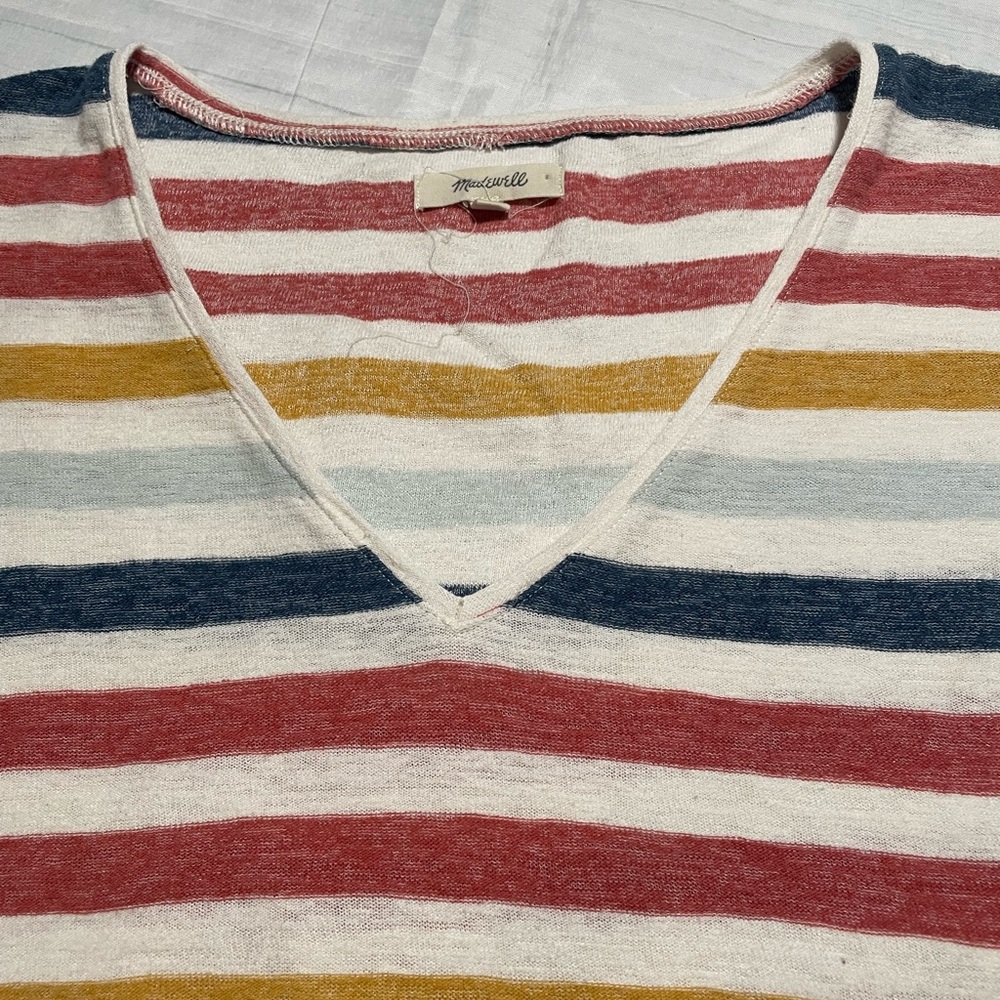 Madewell Skyline V-Neck Tee in the Elliott Stripe. Size M. - Picture 4 of 7